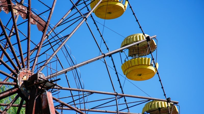 ferris wheel in amusement park.