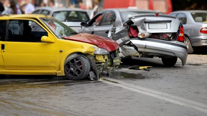 Cincinnati, OH ??? Injury Car Crash at McHenry Ave & Baltimore Ave