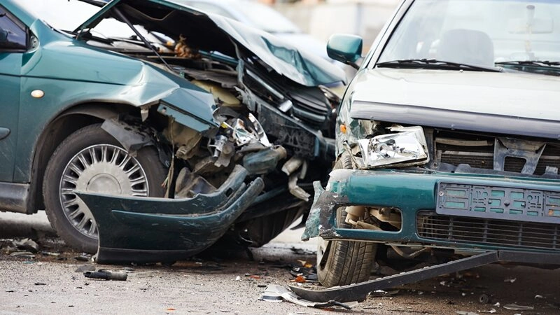 Cincinnati, OH ??? Injuries Reported in Multi-Car Crash at Gilsey Ave and Sunset Ave