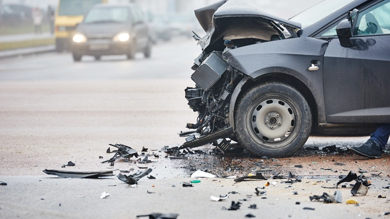 Columbus, OH ― Serious Car Injury Collision at I-71 S & E 5th Ave